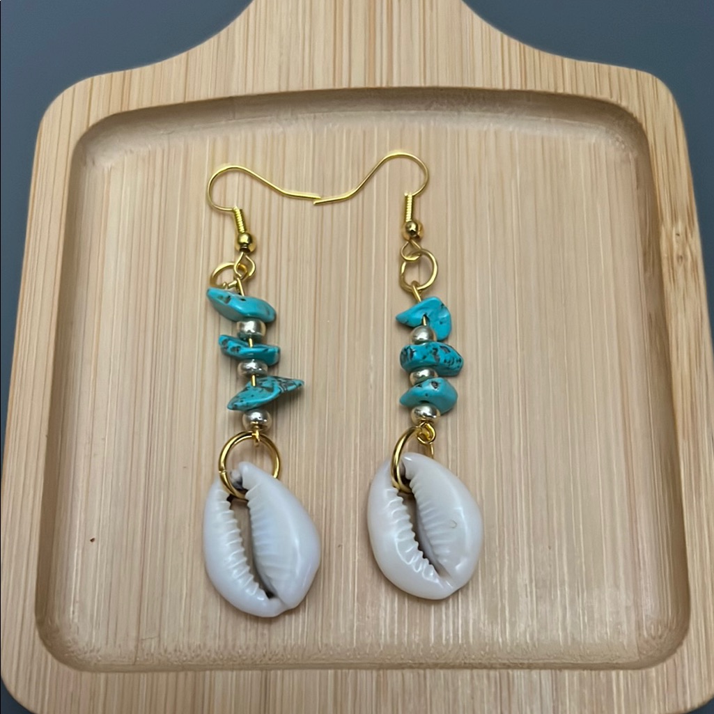 Gold And White Bohemian Shell Earrings 11$
